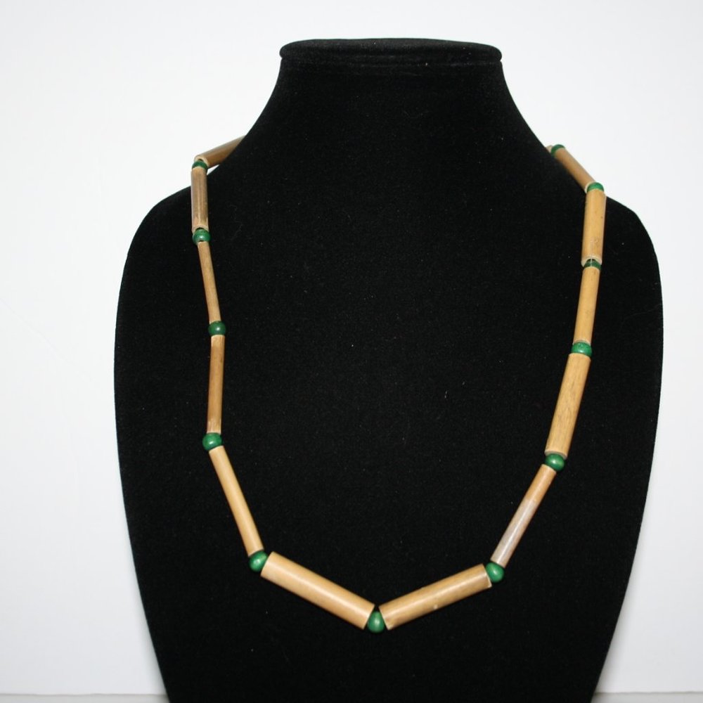 🌿 Vintage Wooden & Green Bead Necklace – 36" · No Clasp · Natural Flow